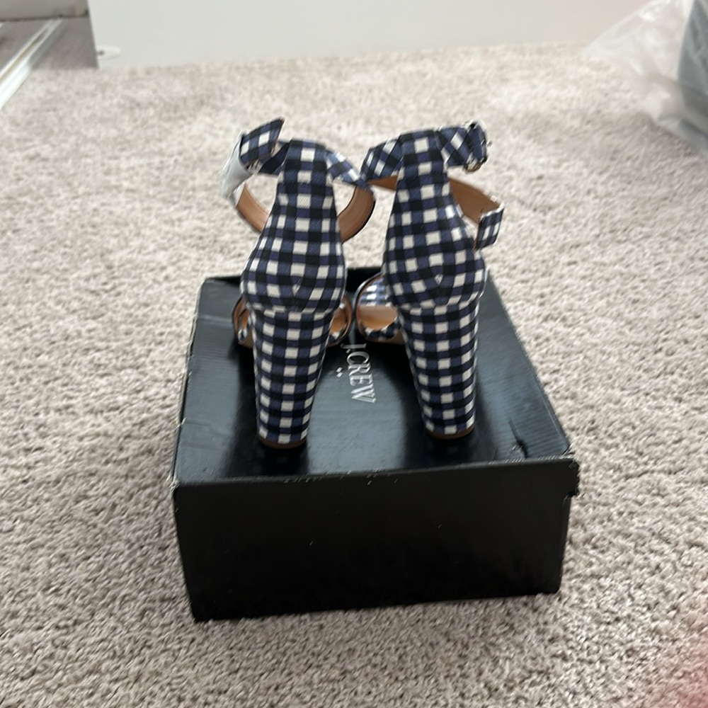 NIB JCrew Factory Navy Gingham Sandals Sz 7.5 - Picture 2 of 6